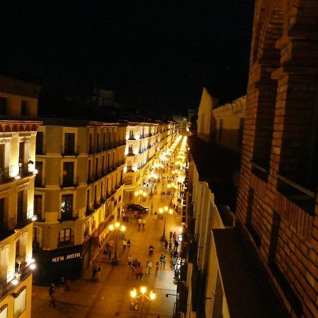 Apartamento El BALCÓN de PILAR Zaragoza Exterior foto